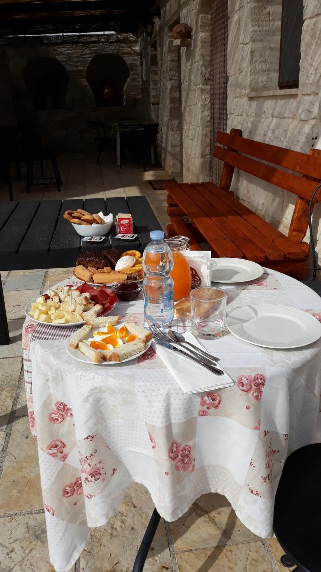 Salita Delle Pere Alberobello